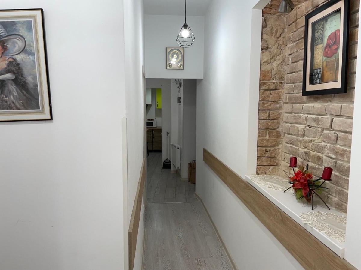 Вірменська 8 Lviv Dış mekan fotoğraf